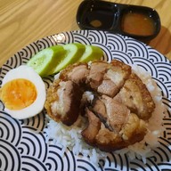 เมนูของร้าน ชีวา ก๋วยเตี๋ยว ข้าวมันไก่