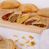 เปาจี่ ซาลาเปาจี่หนึ่งเดียวในไทย by แก้มใส บางบัวทอง (สาขาหลัก)