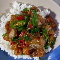 ปูนิ่มกระเพราถาด