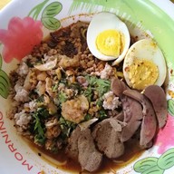 ก๋วยเตี๋ยวนายช่างลำปาง (ก๋วยเตี๋ยวขาหมู) ลำปาง