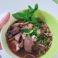 ก๋วยเตี๋ยวนายช่างลำปาง (ก๋วยเตี๋ยวขาหมู) ลำปาง