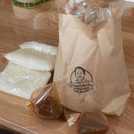 ก๋งป๊อกหมูปิ้งไก่ปิ้งโบราณ เอกมัย คลองตัน