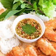 ล้านกะเพรา BY JJ  Mingle market TU