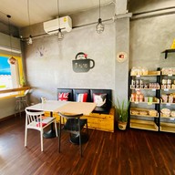 ดีนาย D9 Cafe & Bistro