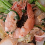 สุกี้เรือนเพชร (ราด-รี); ข้าวไข่เจียว+น้ำพริก+ผัก..ตามสั่ง (เครื่องแกงใต้)
