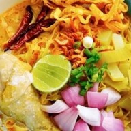 ครัวป้าเล็ก ข้าวซอยไก่/กระดูกหมู/อาหารว่างทานเล่น/เมนูพิเศษ(หมู่บ้านนักกีฬา)