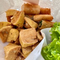 เปาะเปี๊ยะ เฮียกอย คลองแงะ