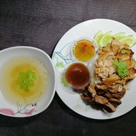 ไก่อบ สลัดสุดติ่ง รสเด็ด(ครัวต้นปอ)