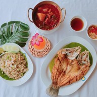 หาดแสงจันทร์ซีฟู้ดแอนด์รีสอร์ท หาดแสงจันทร์ซีฟู้ดแอนด์รีสอร์ท