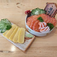 เมนูของร้าน มาโกโตะ ซูชิ อาหารญี่ปุ่นและหมูกรอบ