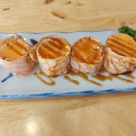 เมนูของร้าน มาโกโตะ ซูชิ อาหารญี่ปุ่นและหมูกรอบ