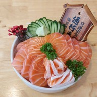 เมนูของร้าน มาโกโตะ ซูชิ อาหารญี่ปุ่นและหมูกรอบ