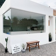 หน้าร้าน Awake café