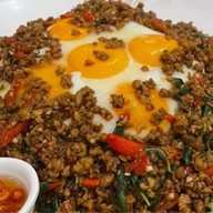 ร้านผลไม้โต้รุ่ง By. NAMO HOME MADE หน้าร้านเจนมือถือ ตลาดแกรนด์