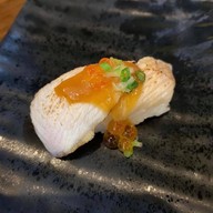 R-แหนมเนือง and อาหารญี่ปุ่น Oshinei