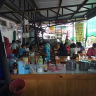 ก๋วยเตี๋ยวไก่มะระบุฟเฟ่ต์สะพานชมพู