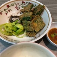 เมนูของร้าน รุ้งน้ำพริกสด