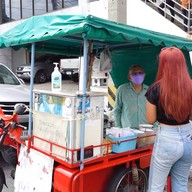 ลุงวิบูรณ์ขนมปังนึ่ง ศรีราชา