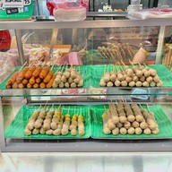 ลูกชิ้นนายน้อย/ปังเวอร์ ตลาดทองร่มเกล้า