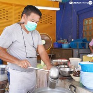 ก๋วยจั๊บป้าต้อย (ข้างบ่อน้ำ)