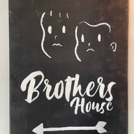 Brothers house DKT Brothers house DKT (ซอยครูชลอ)