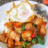 หน้าร้าน น้องชูใจตามสั่งเว้ยเฮ้ย