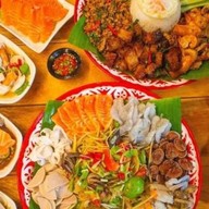 เออ_แล้วแต่มึง ส้มตำ&กะเพราถาด อาหารตามสั่่ง ครบจบที่ร้านเดียว