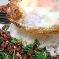 กะเพราเนื้อโคขุน ครัวตามพรลิงค์ ซอยสารพัดช่างชลบุรี