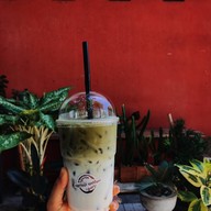 กาแฟหกใส่ คอฟฟี่ฉอฟ