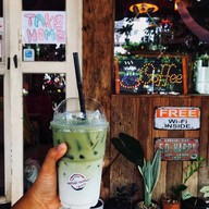 กาแฟหกใส่ คอฟฟี่ฉอฟ