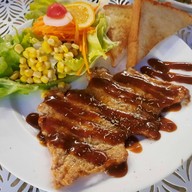 Hook steak เซเว่น ซอยยูค่อน