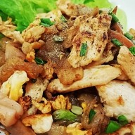 ด.ช.ก๋วยเตี๋ยวลุยสวน คุ้มเกล้า