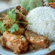 Louder Cafe' health & cuisine