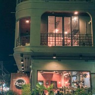 Louder Cafe' health & cuisine