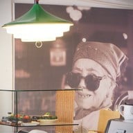 Under Over Cafe สวนดอก