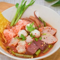 8 มีนา ก๋วยเตี๋ยวต้มยำหมูเด้ง เย็นตาโฟ