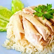 ทิชา หรอยรึงรัง ( ข้าวมัน อาหารตามสั่ง  )