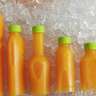 น้ำส้มคั้นสดโคราช(หน้า บุญวัฒนา หัวทะเล)