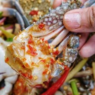 ยำปูแสบ YUM PU ZABB ยำมะม่วงปูม้า ตลาดรามอินทรา กม.2