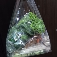 เมนูของร้าน สลัดโรล แหนมเนือง (สลัดลุง) ตลาดมอดินแดง