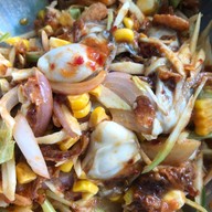 หมูกรอบ ท่าข้าม ข้าวไข่เจียวทรงเครืี่อง