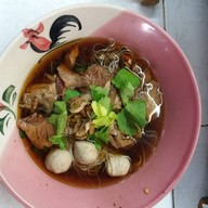 เมนูของร้าน เกาเหลาเนื้อตุ๋น หมูตุ๋น ตุ๋มนางเลิ้ง (อยู่ในตลาดนางเลิ้งแผง 41)