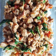 ป้าอุ่ม ก๋วยเตี๋ยวเป็ด กระเพาเป็ดพะโล้