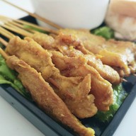 เมนูของร้าน ราดหน้ามหาชน - ของอร่อยเมืองโคราช สนามกีฬา80พรรษา2