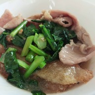 เมนูของร้าน ราดหน้ามหาชน - ของอร่อยเมืองโคราช สนามกีฬา80พรรษา2