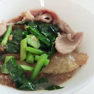 เมนูของร้าน ราดหน้ามหาชน - ของอร่อยเมืองโคราช สนามกีฬา80พรรษา2