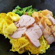 เมนูของร้าน หมูกรอบซอย 5