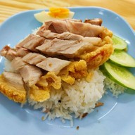 เมนูของร้าน หมูกรอบซอย 5