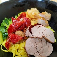 เมนูของร้าน หมูกรอบซอย 5