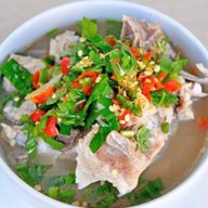 ชายสี่ บะหมี่เกี๊ยว เซเว่นเมืองใหม่แหลมฉบัง